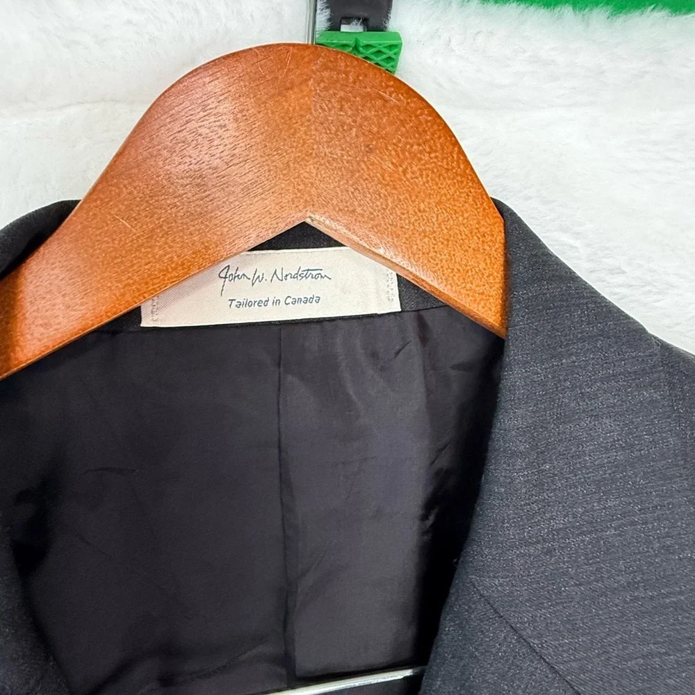 Nordstrom Gray suit jacket Blazer 44 R Made in Canada Sport Coat